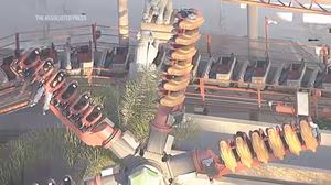 Riders stuck in midair for over two hours on US theme park ride