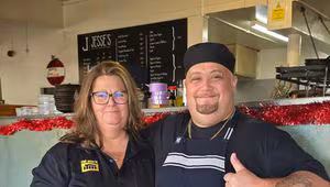 Far North restaurant puts on free three-course meal for 100 people