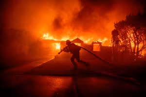 Five dead, more than 1000 structures destroyed by LA wildfires