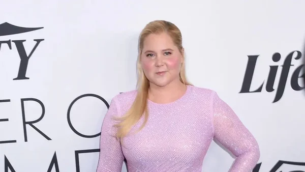 Amy Schumer opens up about Cushing's syndrome diagnosis