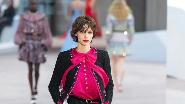 Chanel brings back Eighties power dressing at haute couture show