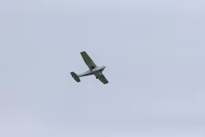 Near mid-air crash between planes sparks calls for change